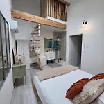 Holiday home Maison D'artiste Entre Et Vignes