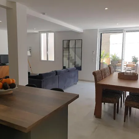 Holiday home Maison De Standing Proche